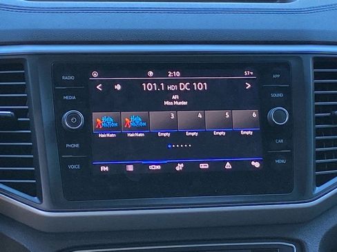 Used 2021 Volkswagen Atlas Cross Sport SE image 6