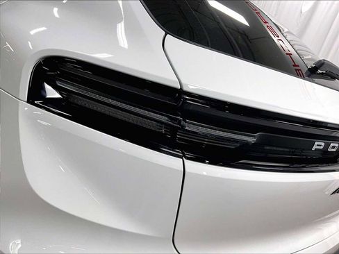 Used 2025 Porsche Macan 4S Electric image 35