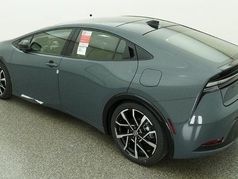 New 2026 Toyota Prius Plug-In Hybrid FWD image 19