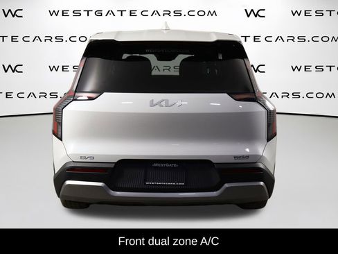 Used 2024 Kia EV9 Light Long Range RWD image 4