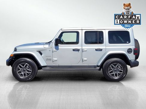 Used 2024 Jeep Wrangler Unlimited Sahara AWD/4WD image 7