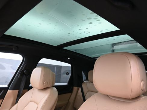 Used 2022 Porsche Cayenne image 21