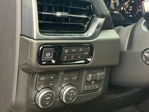 New 2026 GMC Yukon Denali w/ Sun & Power Step Package AWD/4WD image 37