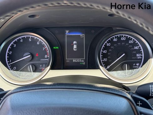 Used 2021 Toyota Camry SE w/ Convenience Package FWD image 33