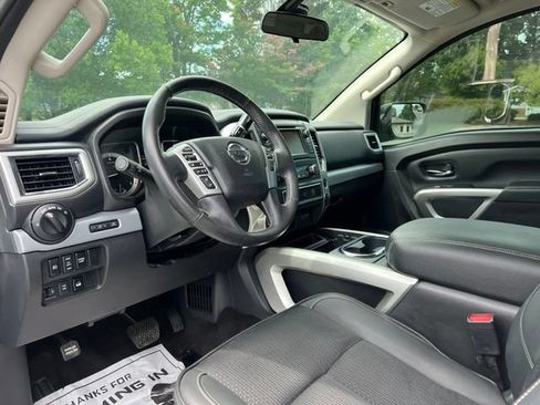Used 2019 Nissan Titan PRO-4X AWD/4WD image 11