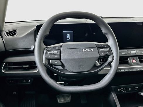 Used 2025 Kia K4 FWD image 18