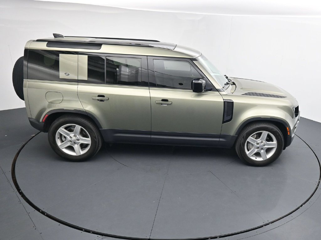Used 2021 Land Rover Defender 110 SE AWD/4WD image 17