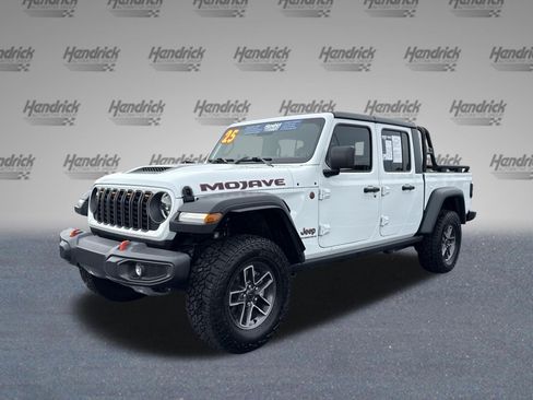 Used 2025 Jeep Gladiator Mojave w/ Convenience Group AWD/4WD image 4
