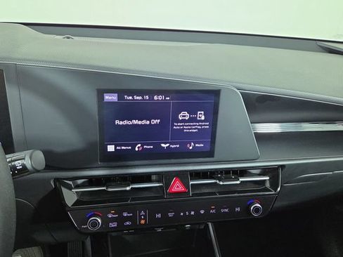 Used 2026 Kia Niro LX FWD image 19