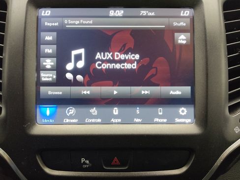 Used 2019 Jeep Cherokee Trailhawk w/ Comfort/Convenience Group AWD/4WD image 25