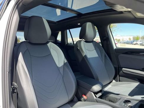 New 2026 Volkswagen Tiguan SE R-Line FWD image 26