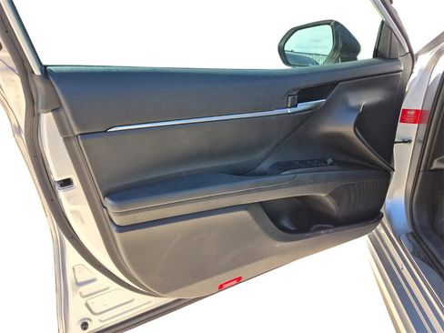 Used 2022 Toyota Camry SE image 26
