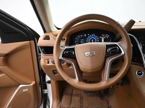 Used 2016 Cadillac Escalade Platinum AWD/4WD image 21