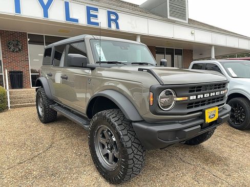 New 2025 Ford Bronco Base w/ Sasquatch Package image 19