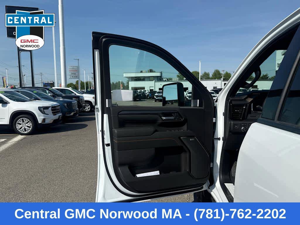 New 2026 GMC Sierra 2500 AT4 w/ AT4 Preferred Package AWD/4WD image 13
