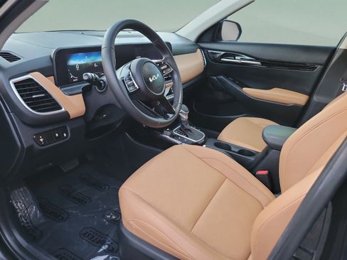 Certified 2024 Kia Seltos EX FWD image 16