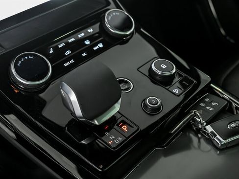 Used 2023 Land Rover Range Rover Sport SE Dynamic image 33