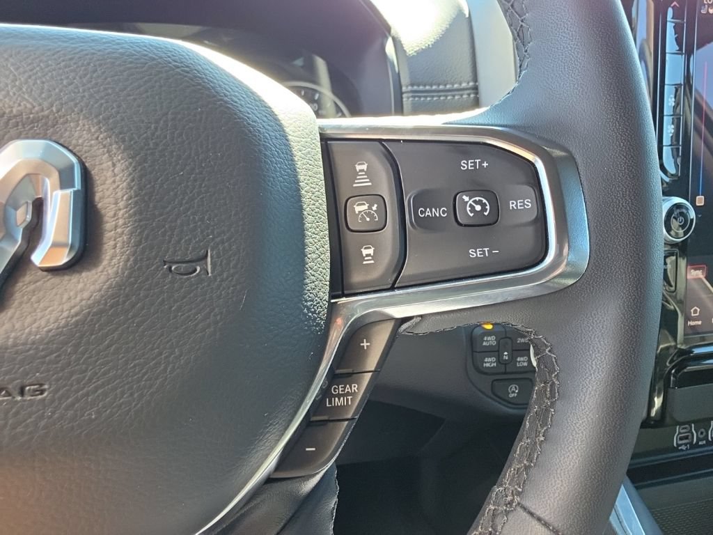 Used 2026 RAM 1500 Laramie AWD/4WD image 22