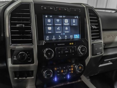 Used 2019 Ford F250 Lariat w/ Lariat Ultimate Package AWD/4WD image 26