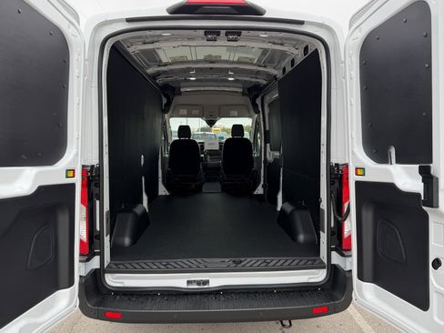 New 2026 Ford Transit 250 148 Medium Roof w/ Load Area Protection Package image 7