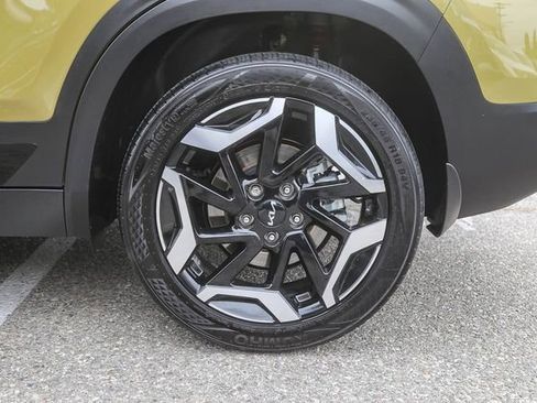 Certified 2024 Kia Seltos SX w/ SX Sunroof Package AWD/4WD image 12