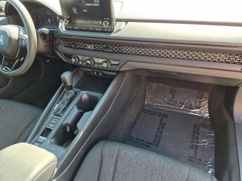 Used 2025 Honda Accord LX image 30