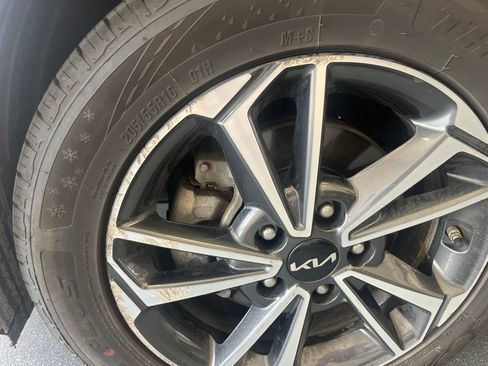 Used 2022 Kia Forte LXS FWD image 7