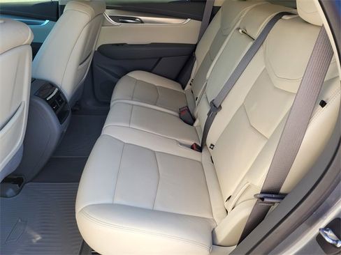 Used 2020 Cadillac XT5 Premium Luxury image 24
