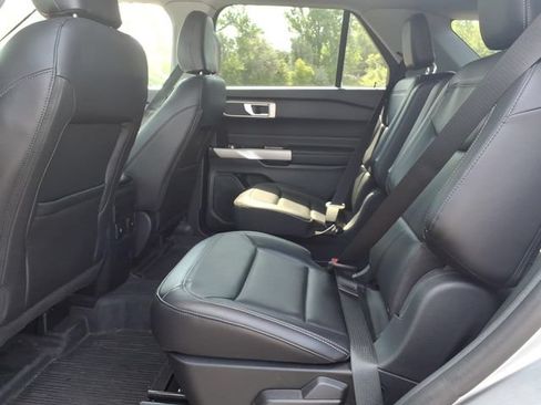 Used 2024 Ford Explorer XLT w/ Equipment Group 202A AWD/4WD image 10