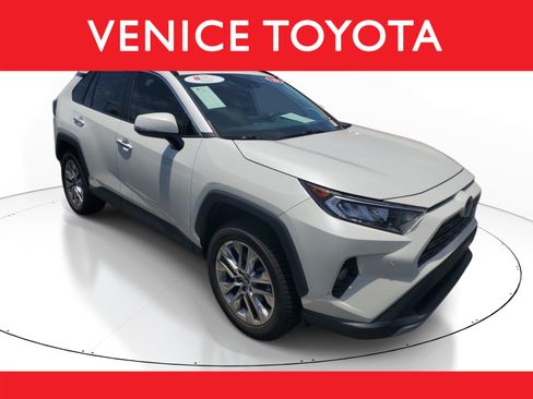 Used 2019 Toyota RAV4 Limited w/ Cold Weather Package FWD image 1