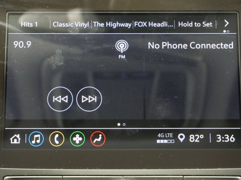 Used 2025 Chevrolet Malibu LT FWD image 17