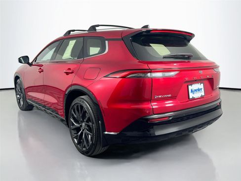 Used 2025 Toyota Crown Signia Limited w/ Advanced Technology Package image 4