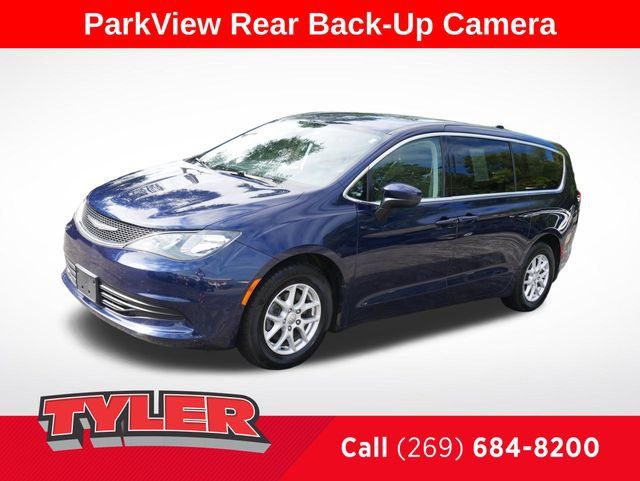 Used 2017 Chrysler Pacifica LX FWD image 3