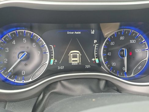 Used 2025 Chrysler Pacifica Select FWD image 26