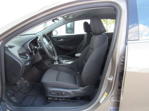 Used 2025 Chevrolet Malibu LT image 13