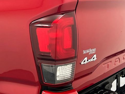 Certified 2023 Toyota Tacoma SR5 w/ Technology Package AWD/4WD image 19