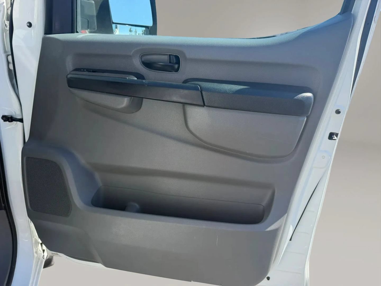 Used 2015 Nissan NV 3500 S w/ Power Basic Package RWD image 12