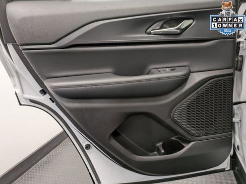 Used 2024 Jeep Grand Cherokee Altitude image 23