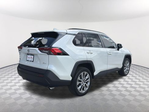 Used 2021 Toyota RAV4 XLE Premium FWD image 6