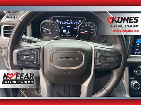 Used 2021 GMC Yukon Denali w/ Denali Premium Package image 28
