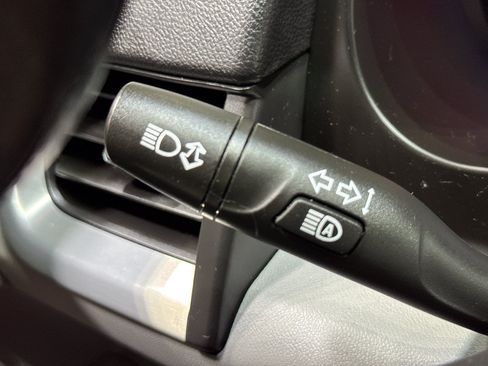 Used 2022 GMC Terrain SLE w/ Driver Convenience Package FWD image 24