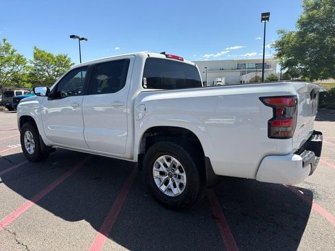 Used 2024 Nissan Frontier SV w/ Tow Package AWD/4WD image 8