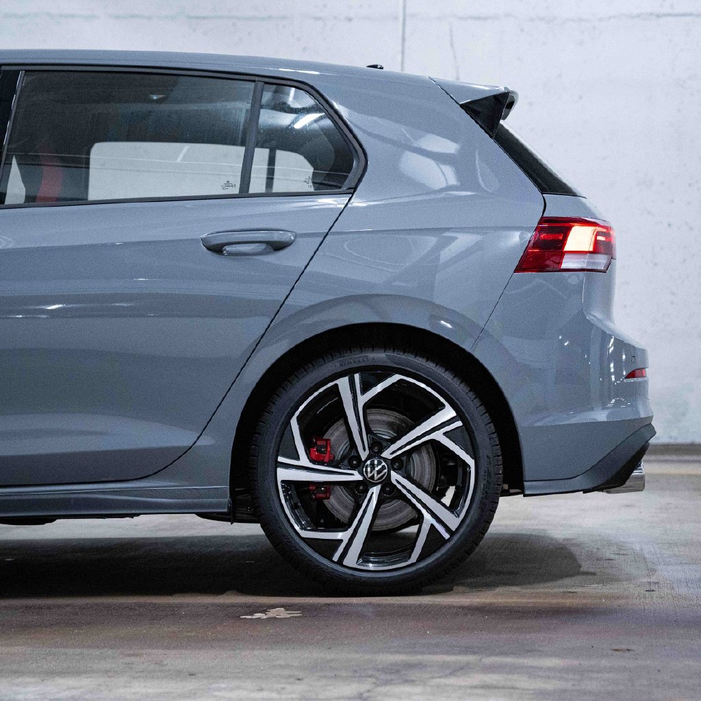 New 2026 Volkswagen GTI SE FWD image 4