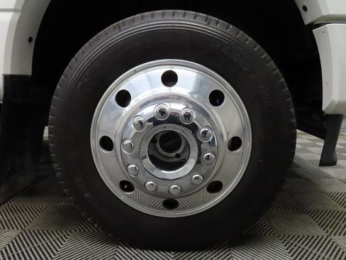 Used 2025 Ford F450 Platinum w/ FX4 Off-Road Package image 8