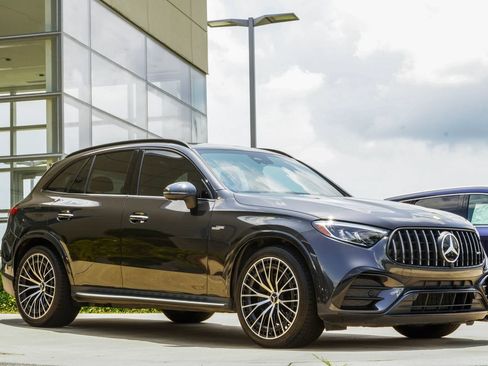 Used 2024 Mercedes-Benz GLC 43 AMG 4MATIC image 4