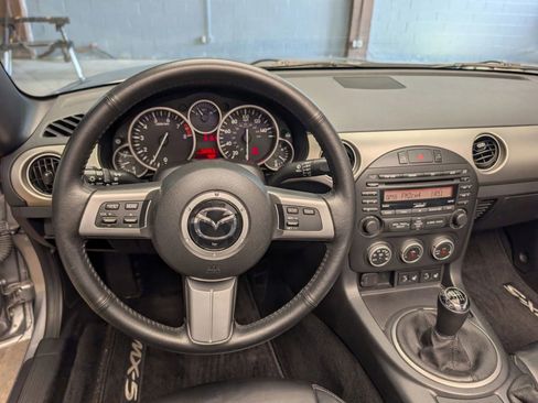 Used 2010 MAZDA MX-5 Miata Grand Touring w/ Premium Pkg image 13