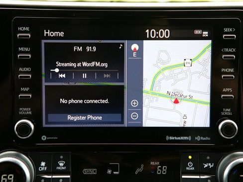 Used 2021 Toyota Highlander XLE image 24