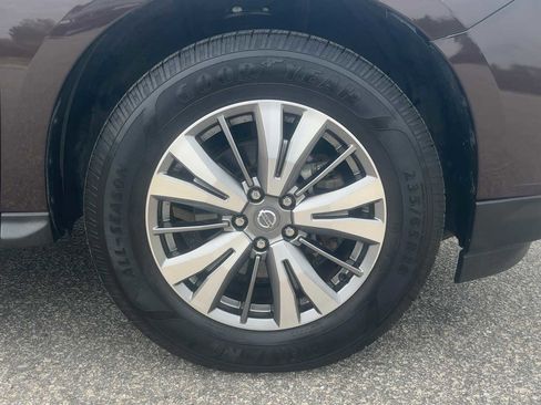 Used 2019 Nissan Pathfinder SL FWD image 38