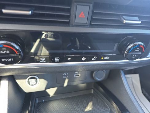 Used 2023 Nissan Rogue SV image 26