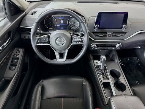 Used 2019 Nissan Altima 2.5 SR w/ SR Premium Package FWD image 3